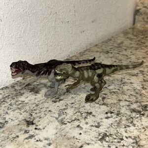 JURASSIC PARK 3 Camo Xtreme 2 Figure Set Hasbro 2001  T-REX‎ RAPTORS B3